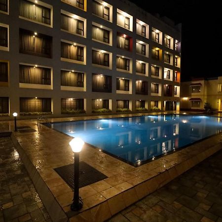 Hotel Atithi, Aurangabad מראה חיצוני תמונה