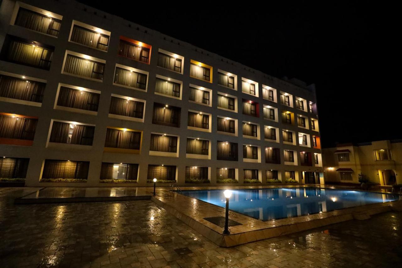 Hotel Atithi, Aurangabad מראה חיצוני תמונה