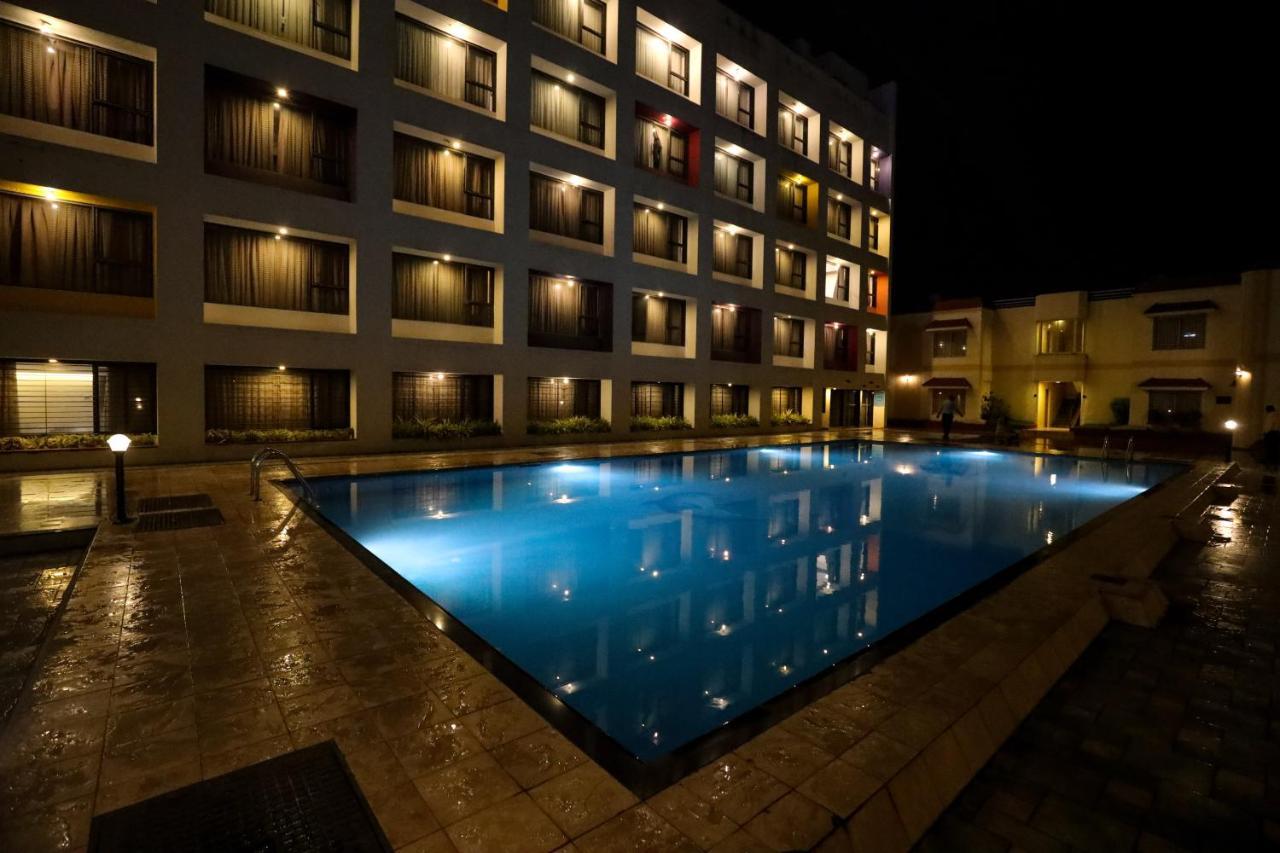 Hotel Atithi, Aurangabad מראה חיצוני תמונה