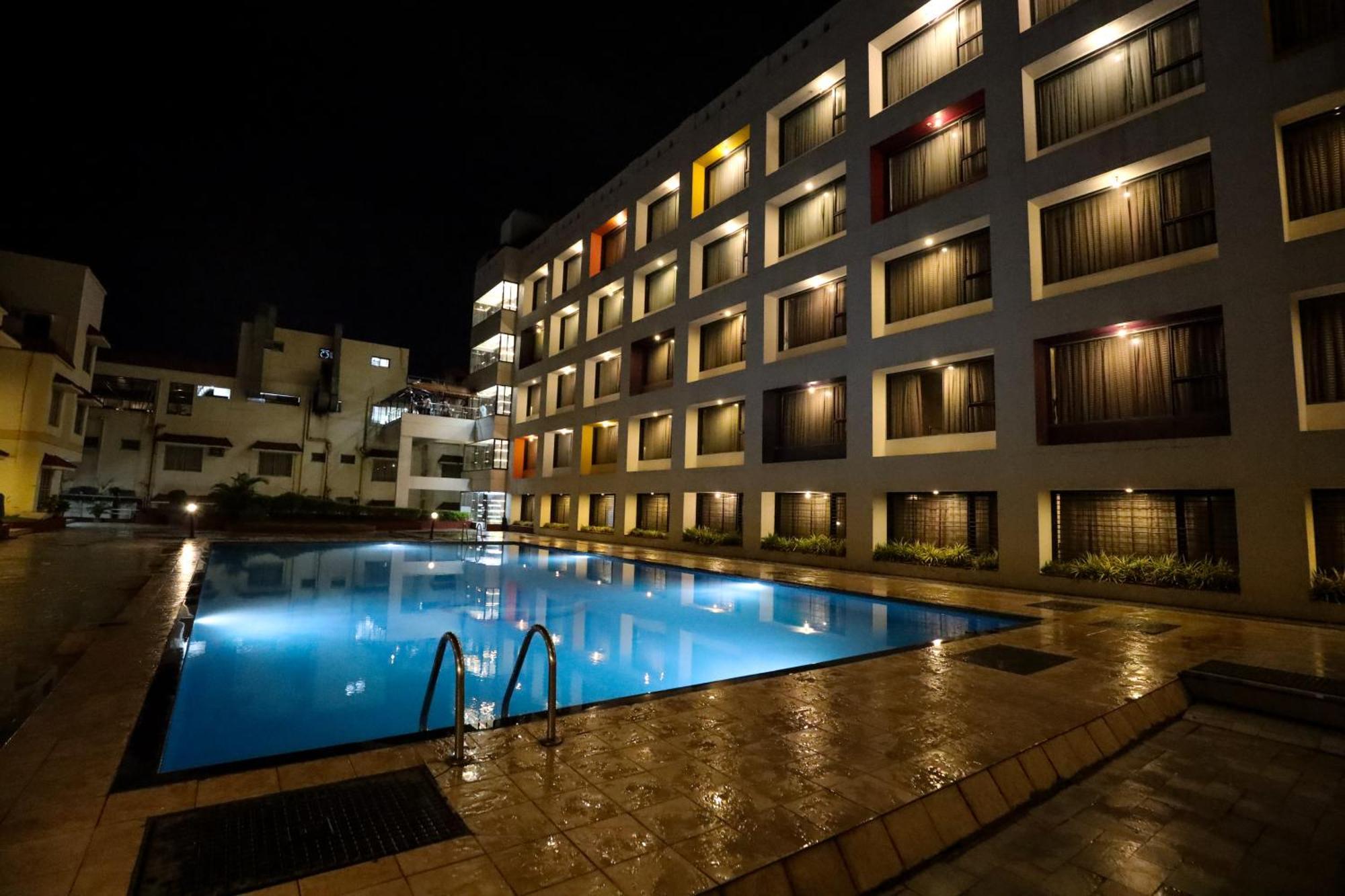 Hotel Atithi, Aurangabad מראה חיצוני תמונה