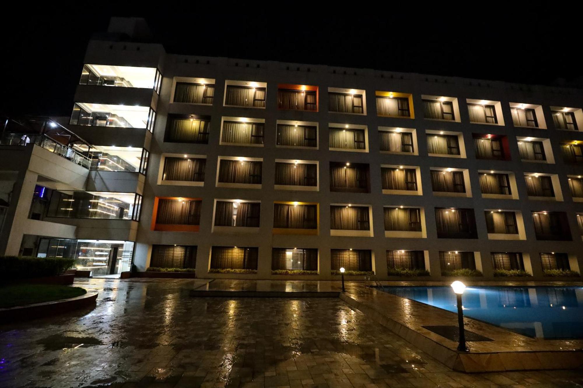 Hotel Atithi, Aurangabad מראה חיצוני תמונה